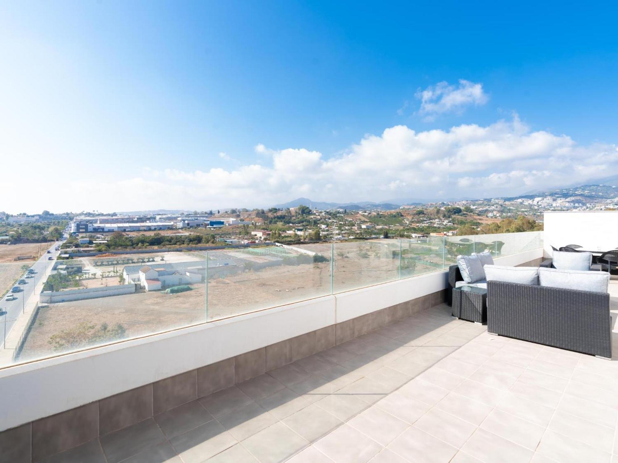 Jardines De Guadaiza Rooftop Apartment *